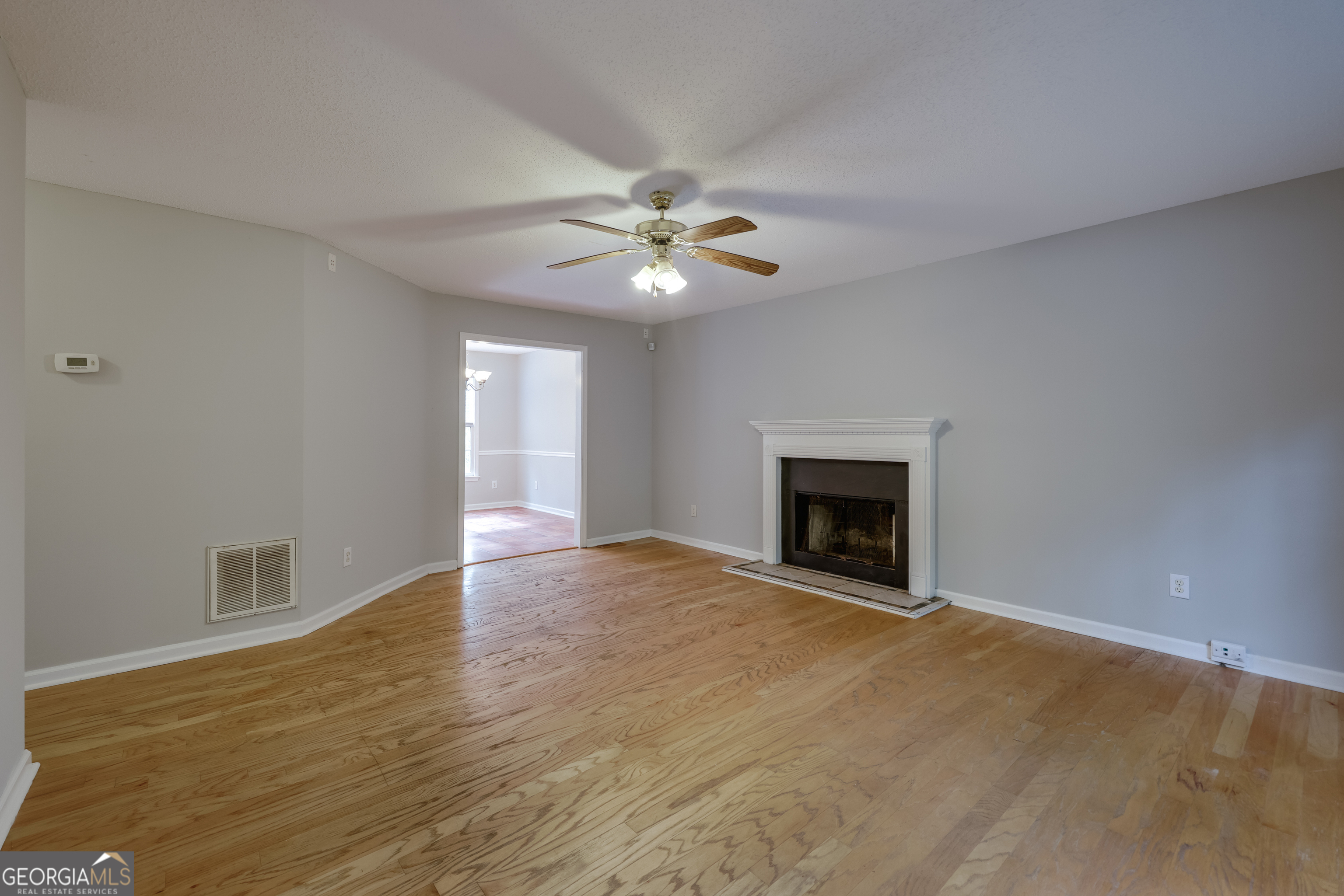 555 Snapfinger Drive Property Photo 2