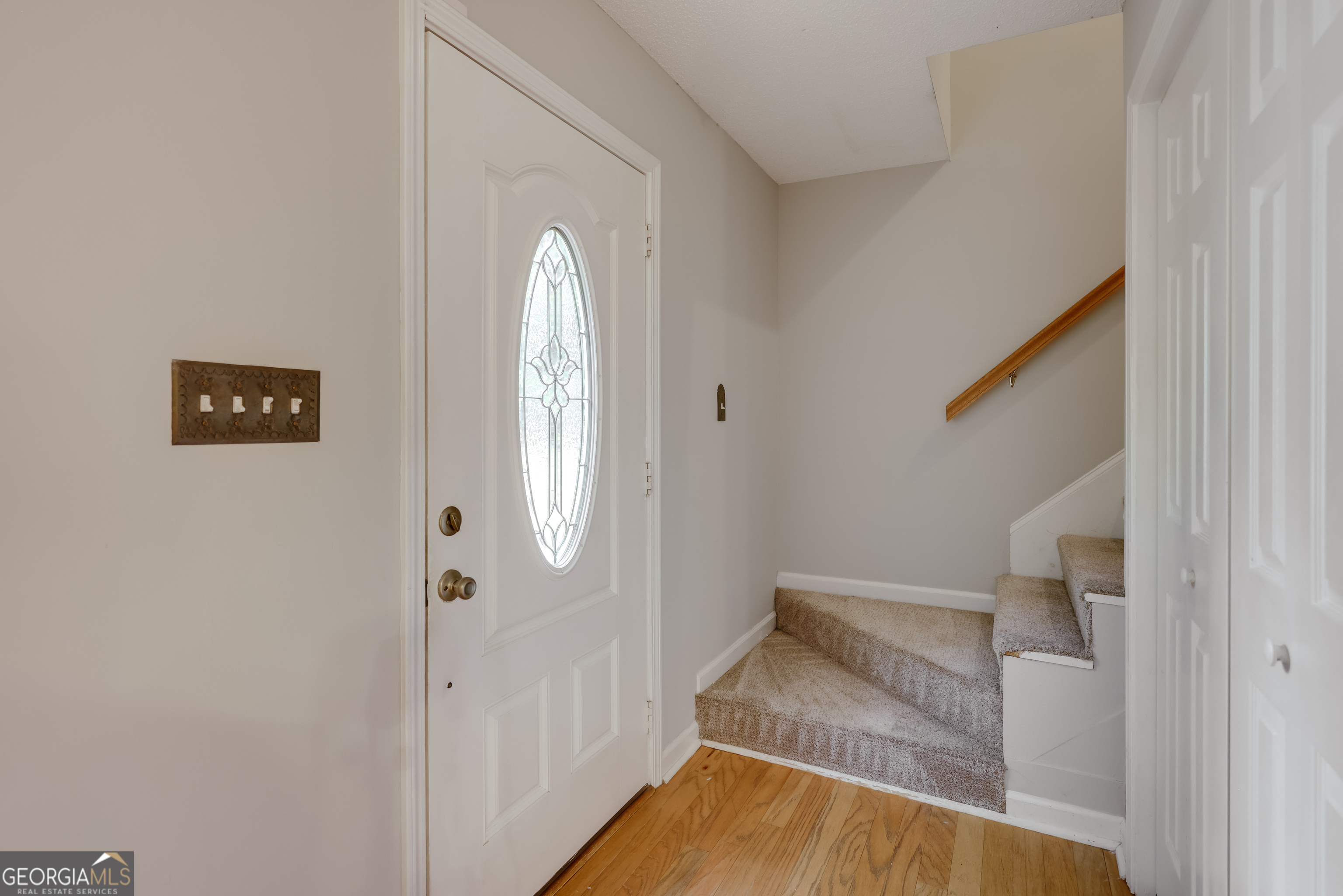 555 Snapfinger Drive Property Photo 7
