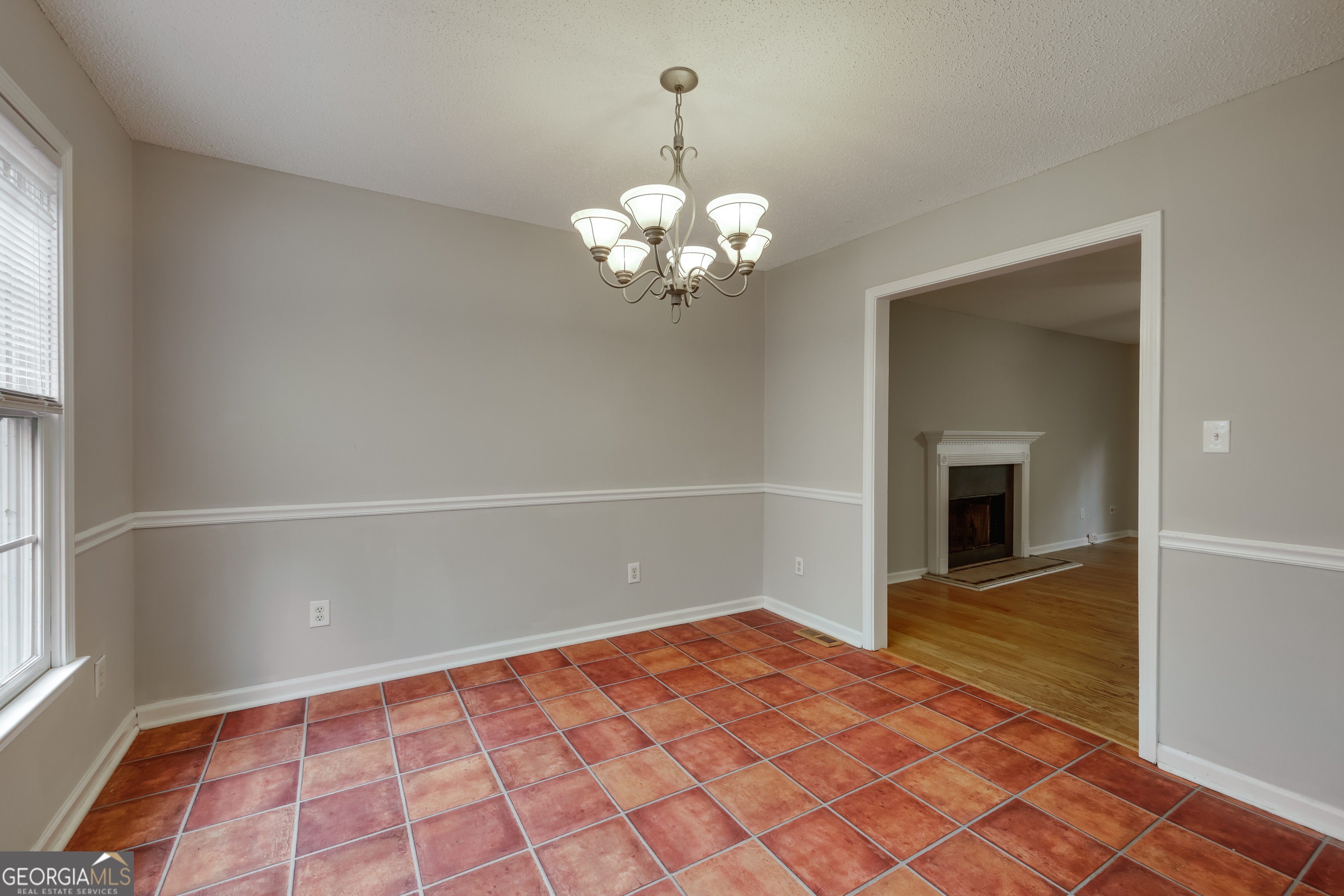 555 Snapfinger Drive Property Photo 16