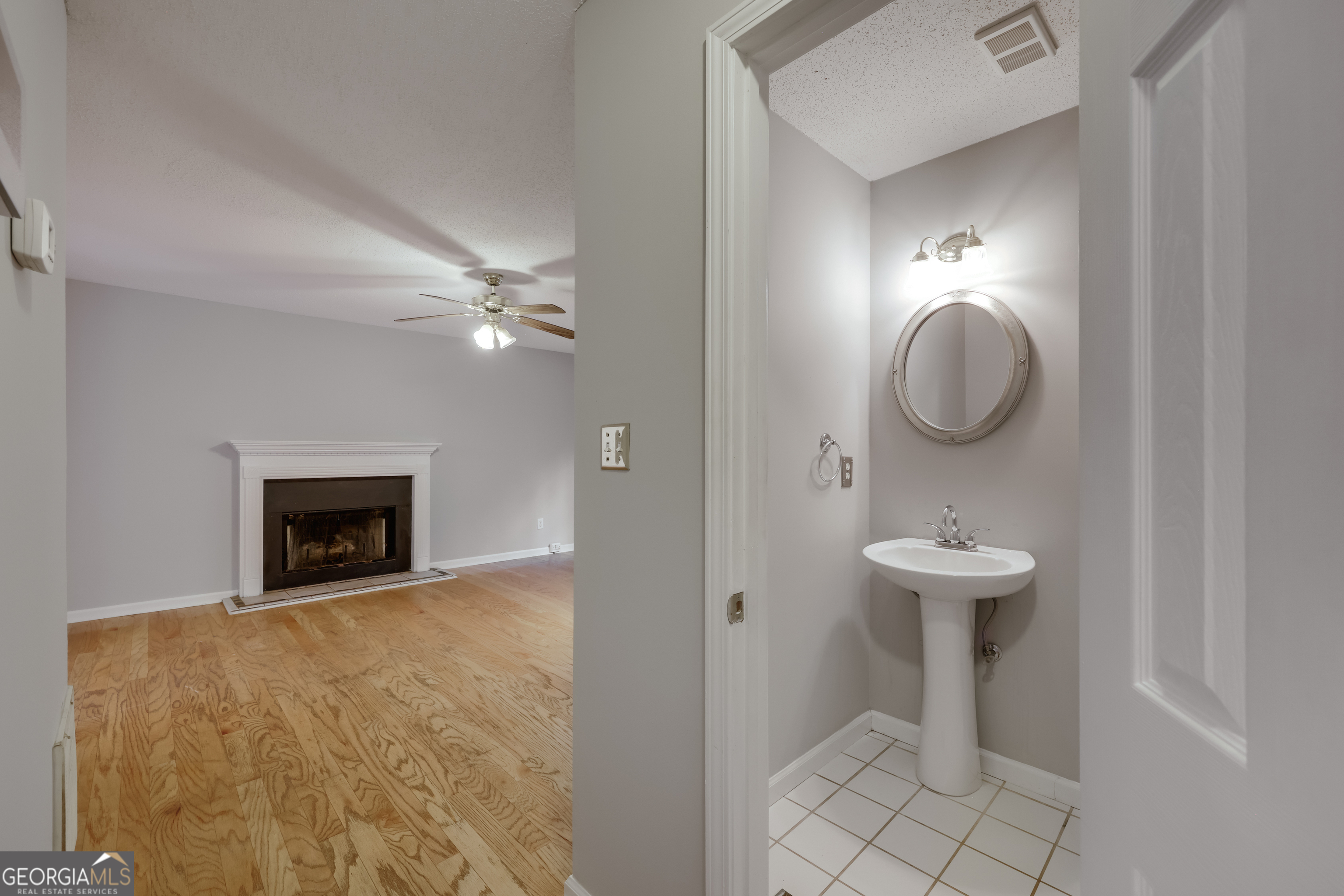 555 Snapfinger Drive Property Photo 17