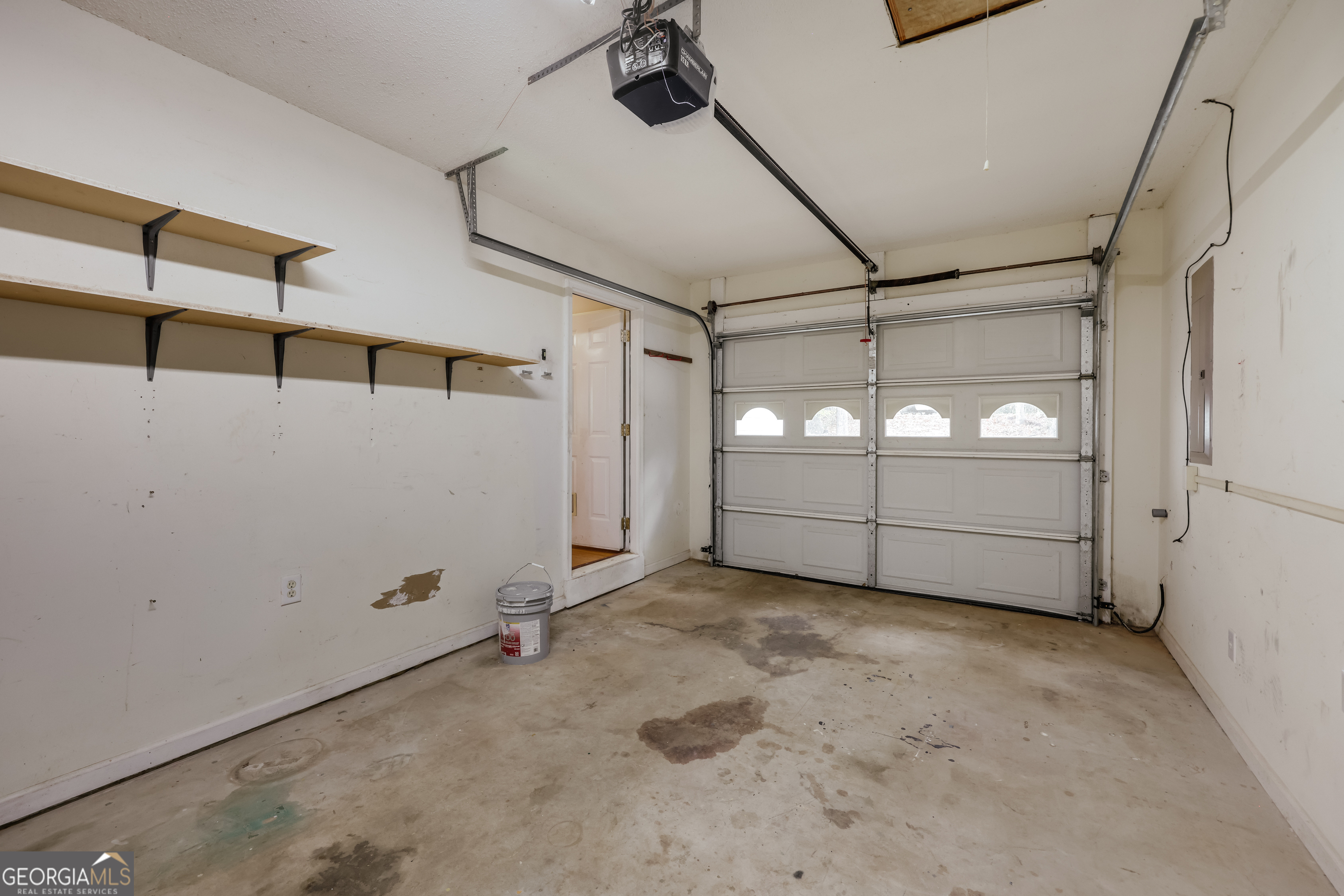 555 Snapfinger Drive Property Photo 21