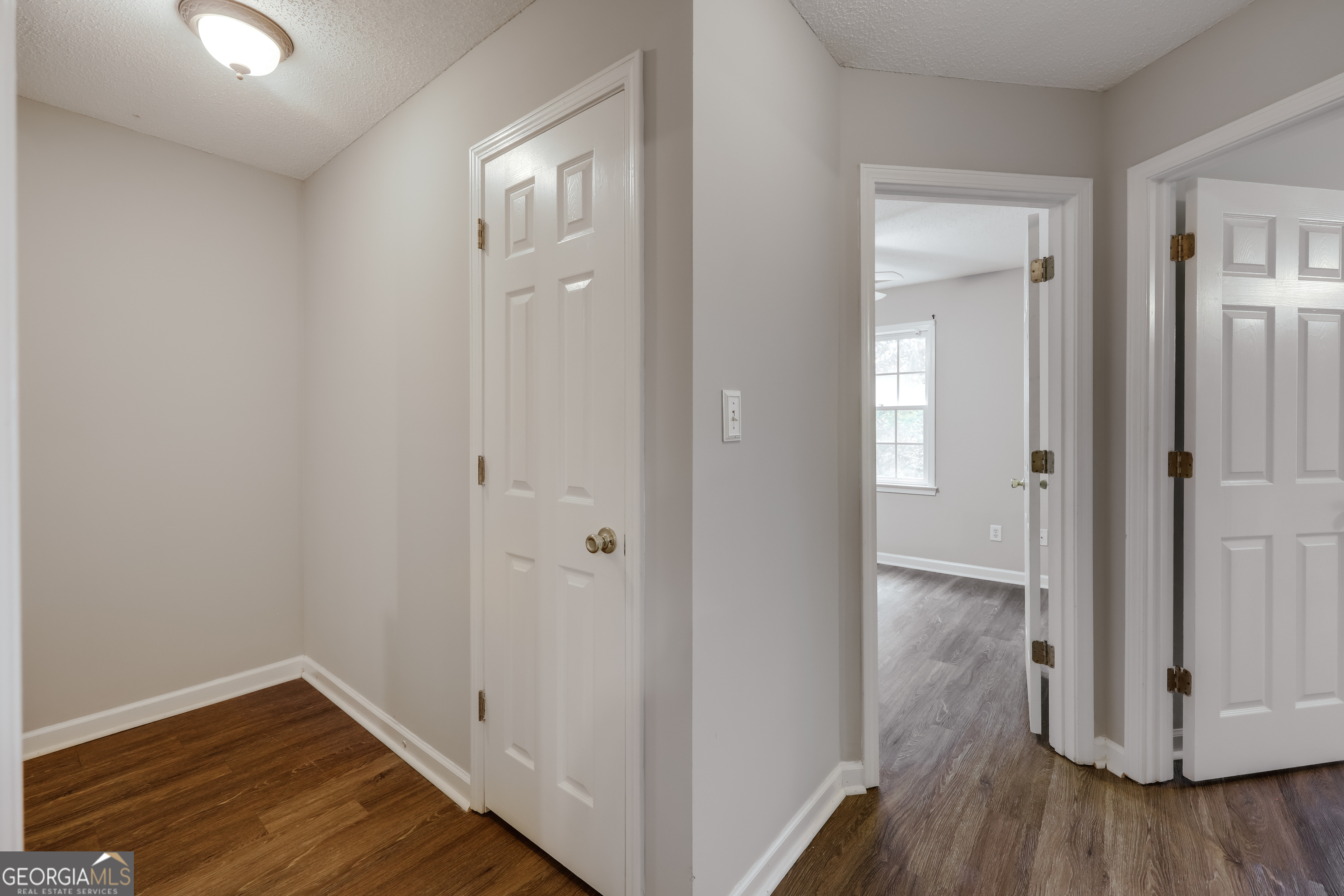 555 Snapfinger Drive Property Photo 23