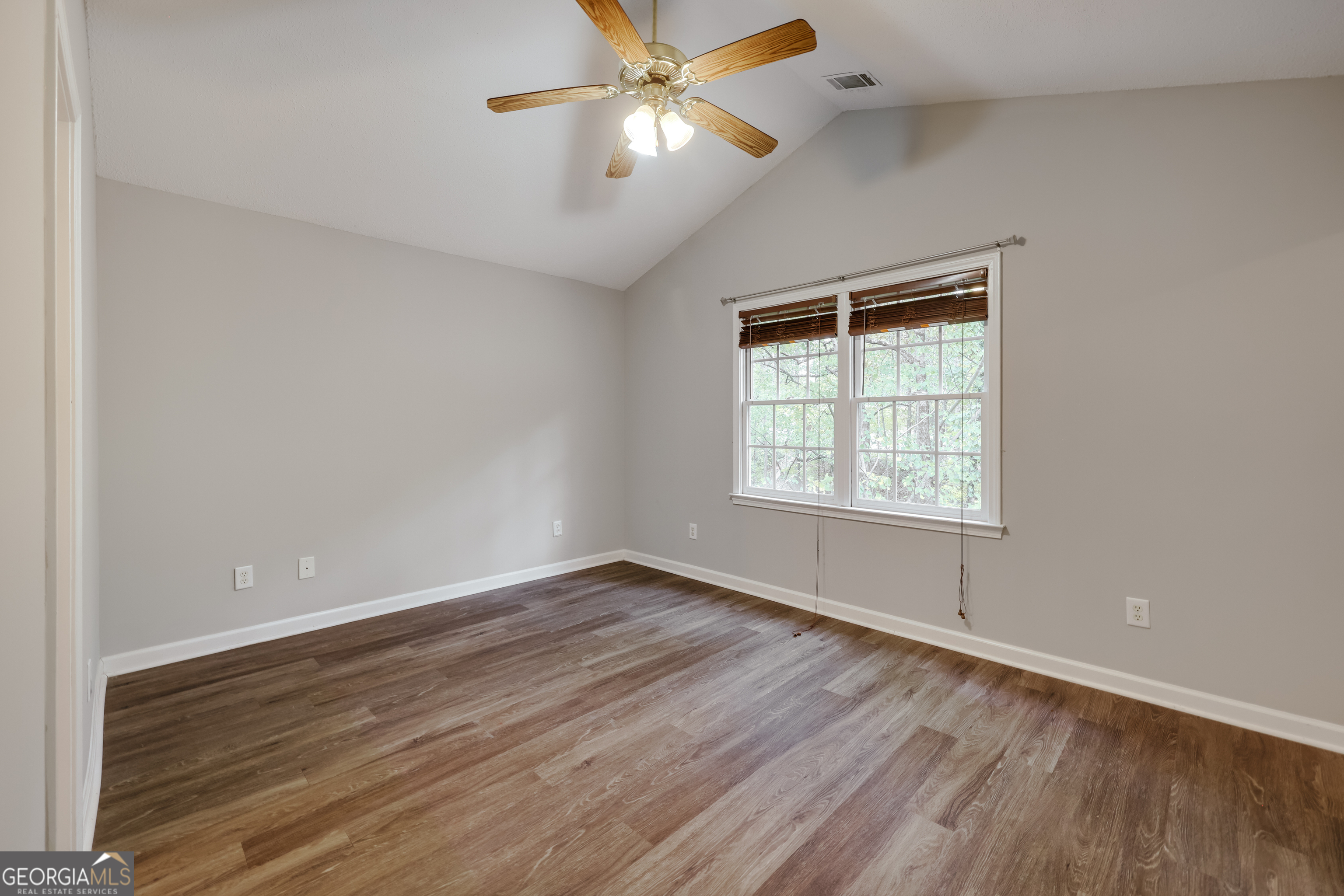 555 Snapfinger Drive Property Photo 26
