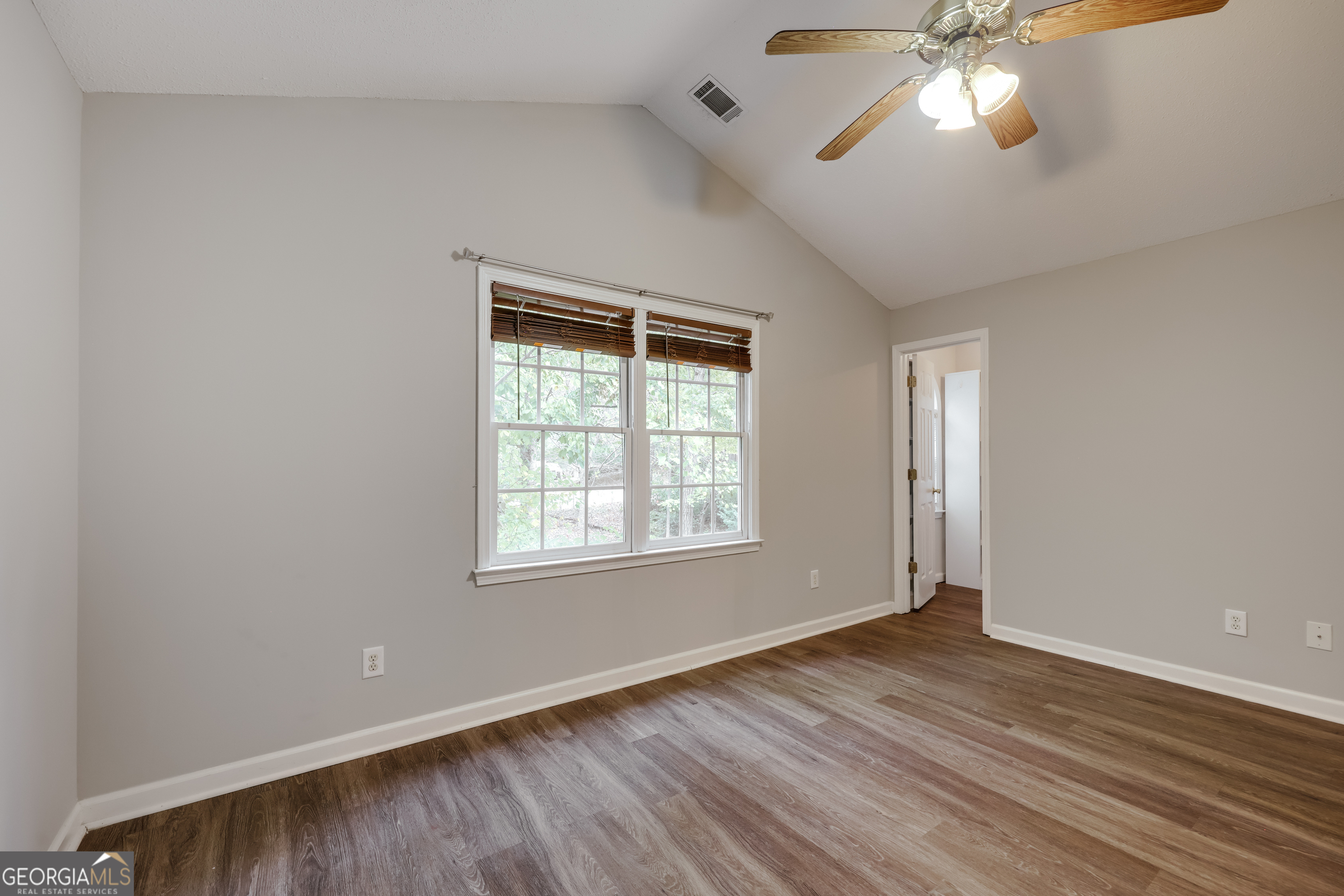 555 Snapfinger Drive Property Photo 29