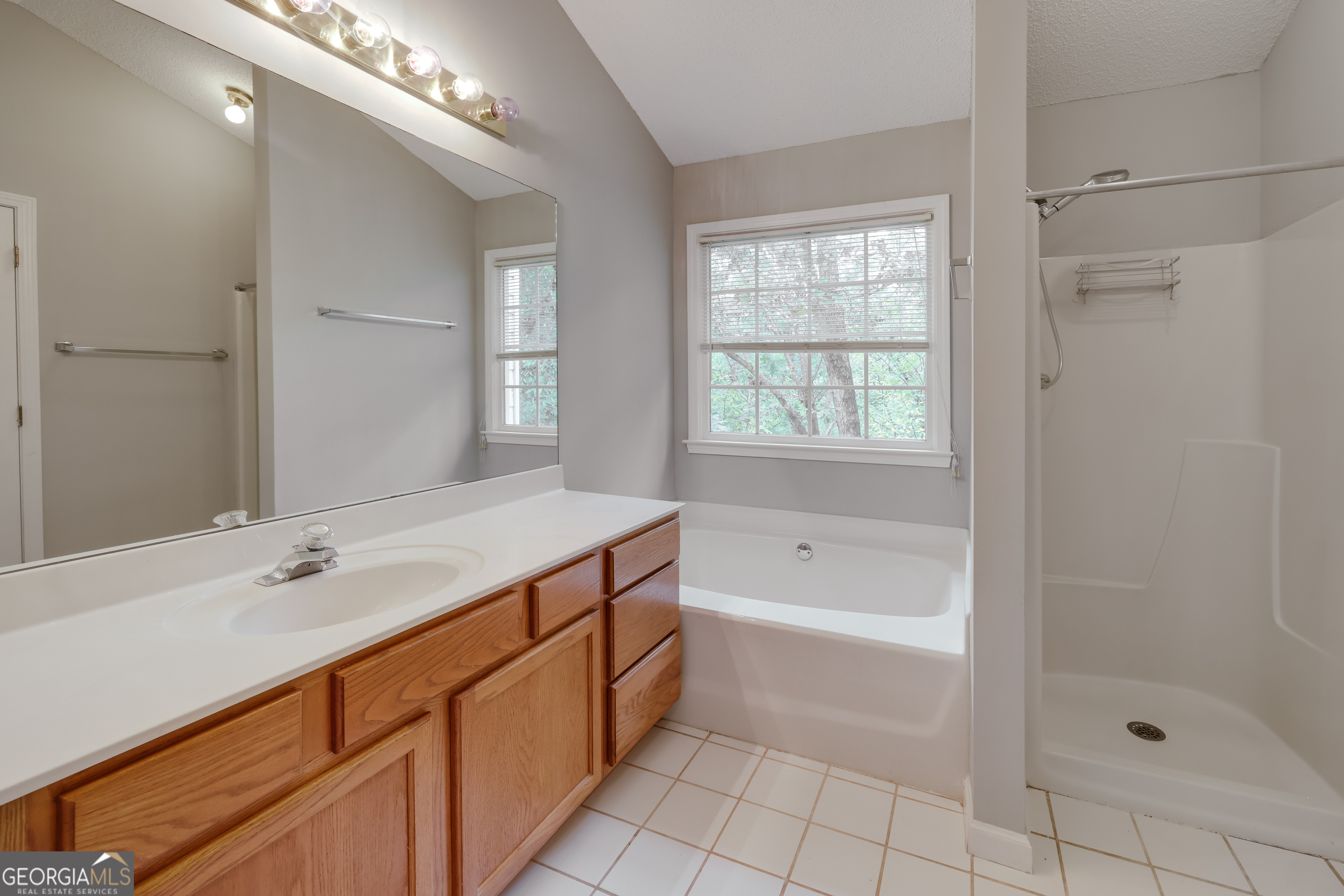 555 Snapfinger Drive Property Photo 32