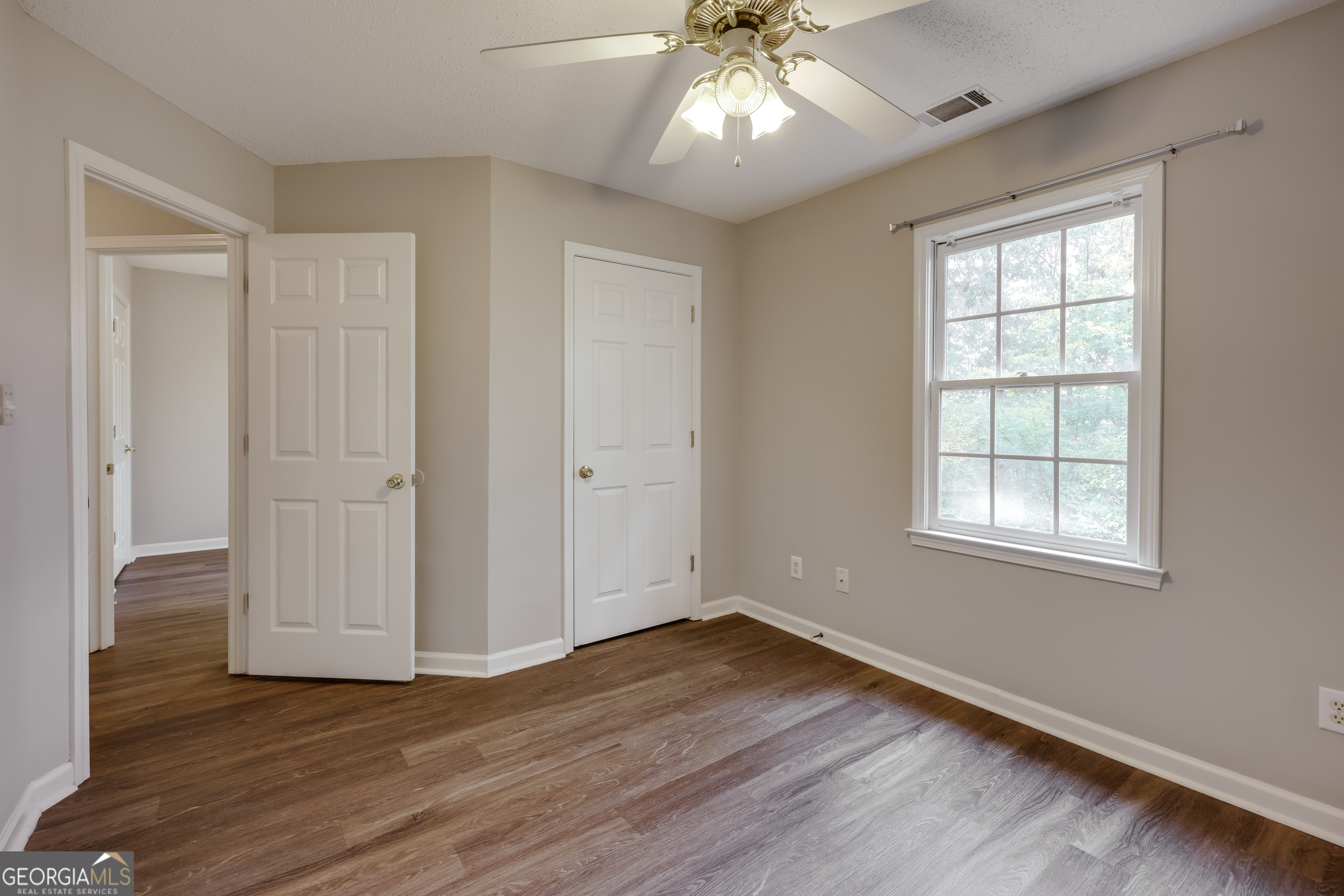 555 Snapfinger Drive Property Photo 37