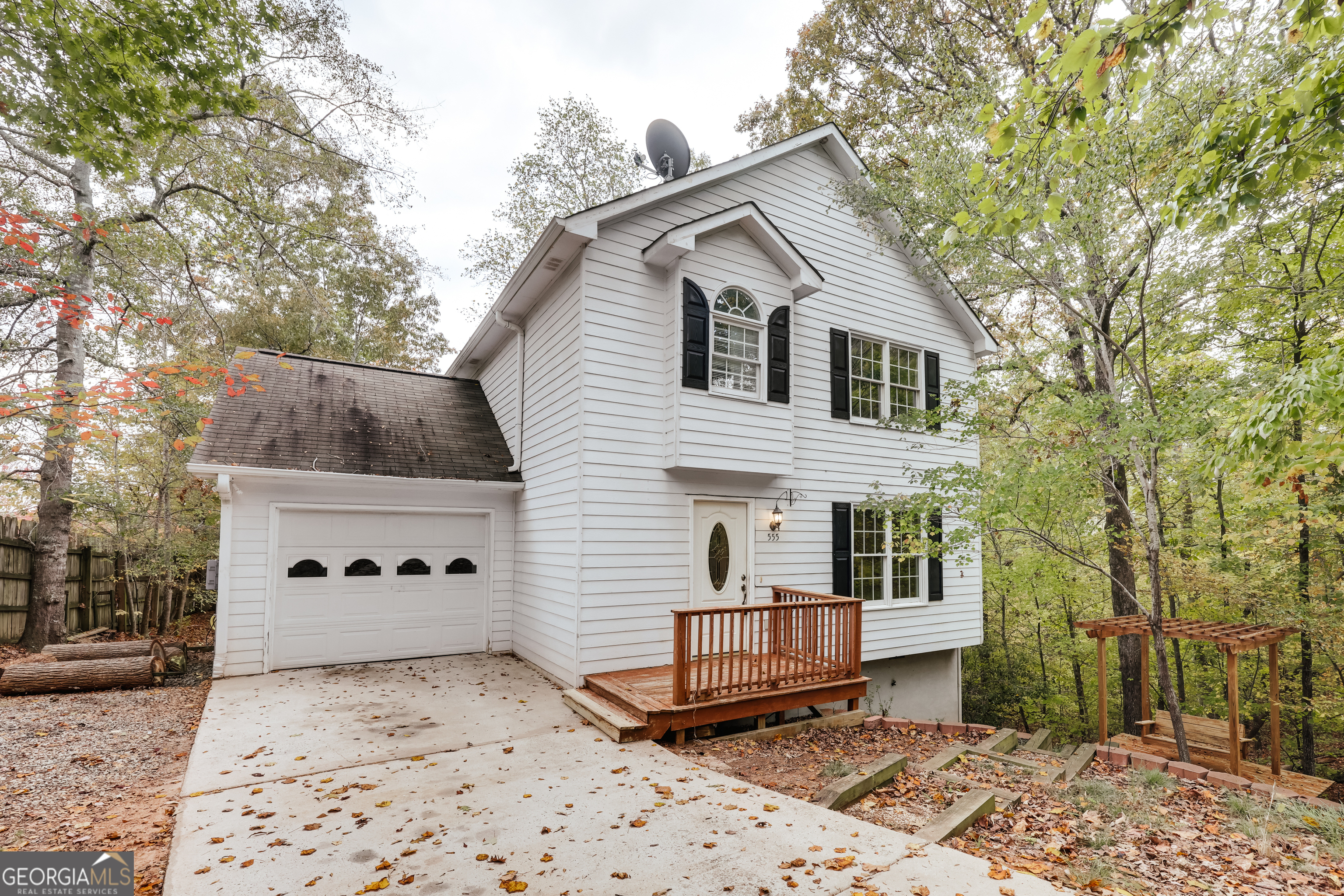 555 Snapfinger Drive Property Photo 39