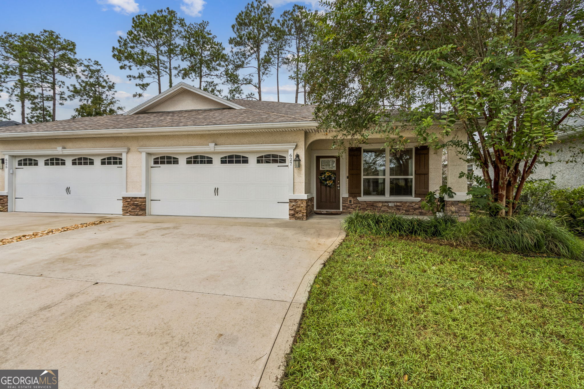 627 Eagle Boulevard Property Photo 2