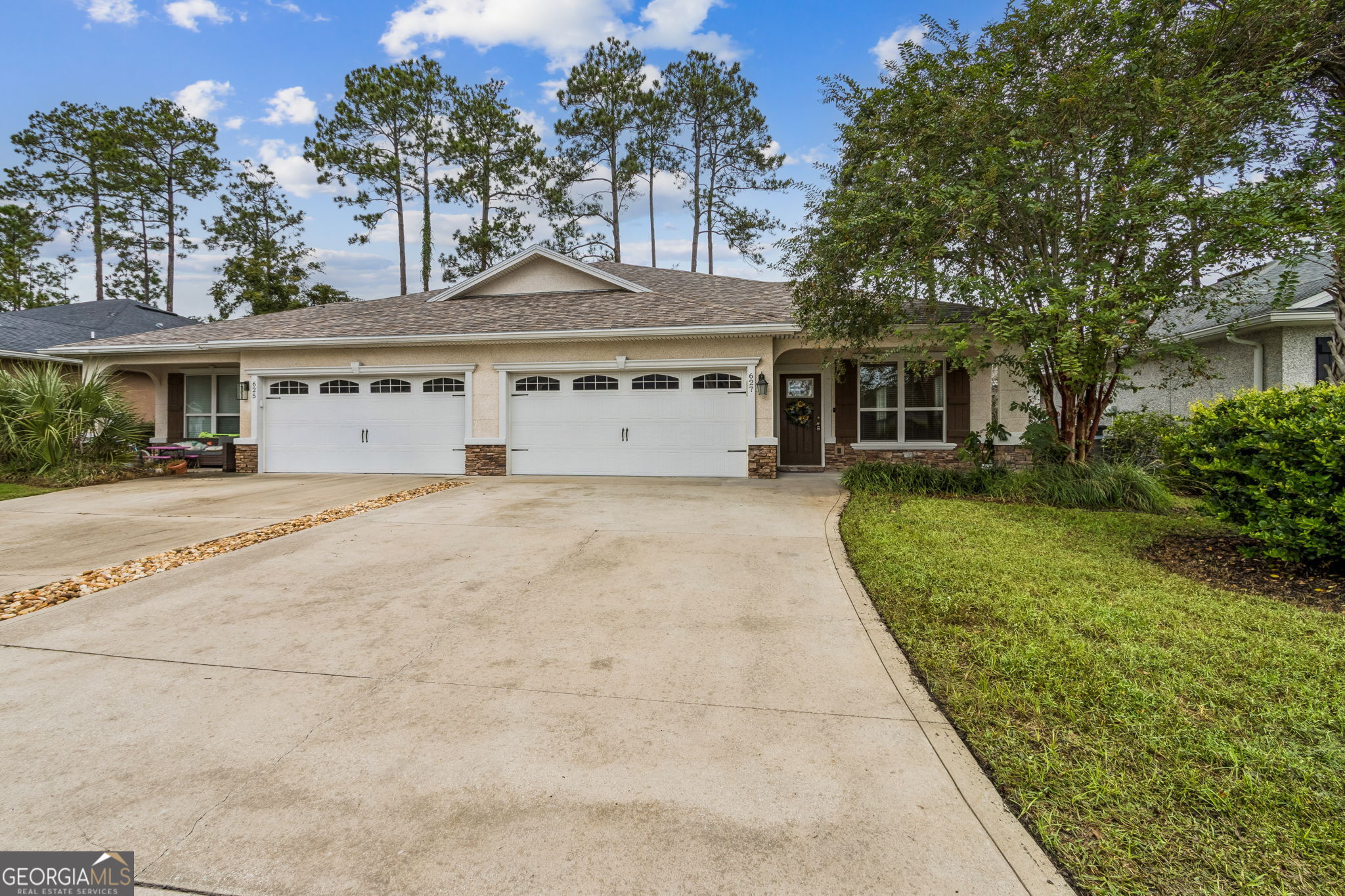 627 Eagle Boulevard Property Photo 3