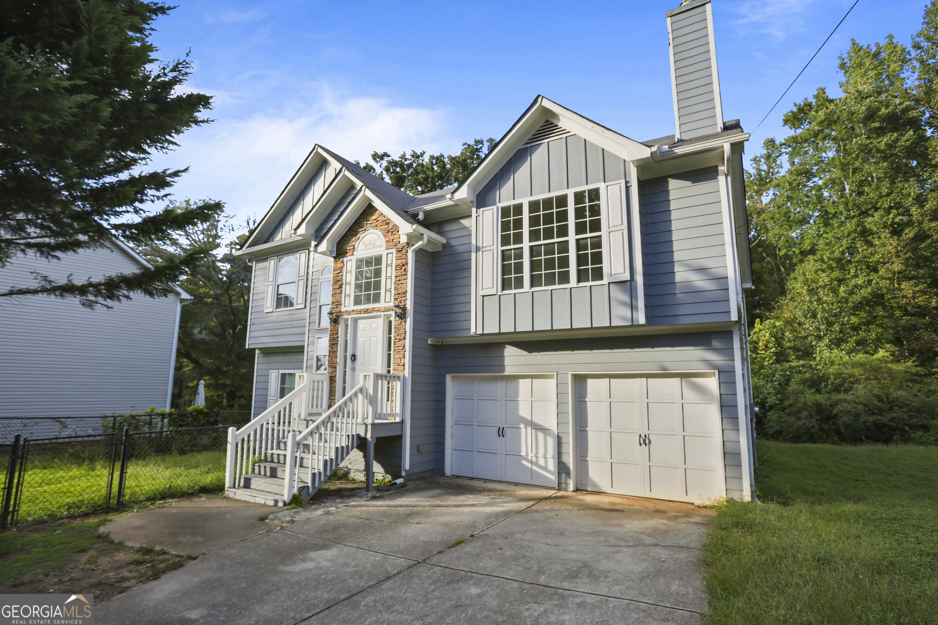 1068 S Gordon Road Property Photo 1