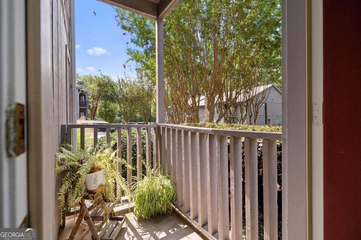 5077 Woodridge Way Property Photo 13