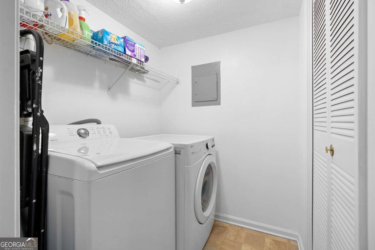 5077 Woodridge Way Property Photo 24