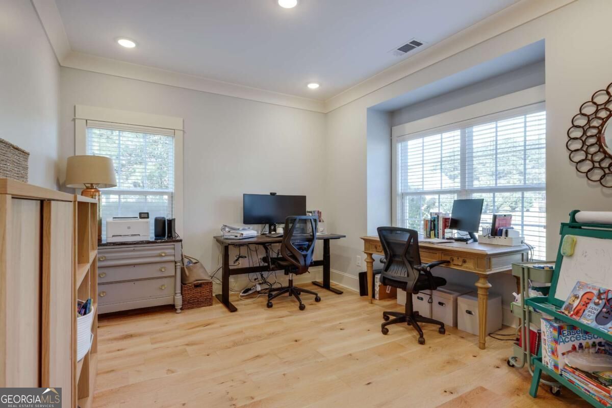 1554 Morningside Way Property Photo 4