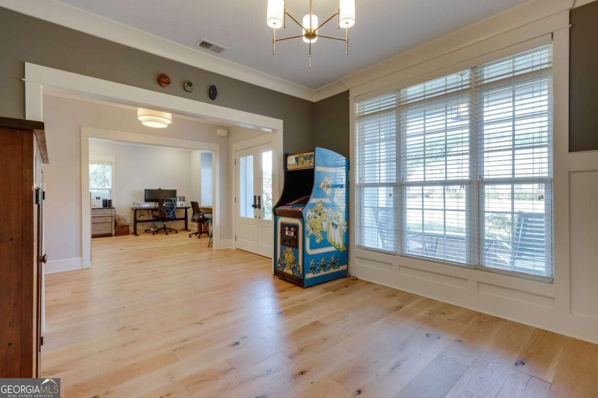 1554 Morningside Way Property Photo 8