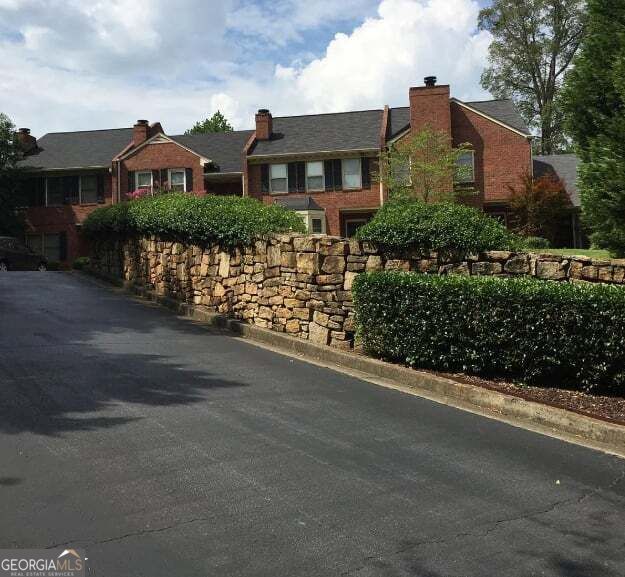871 Lenox Oaks Circle Ne Property Photo 1