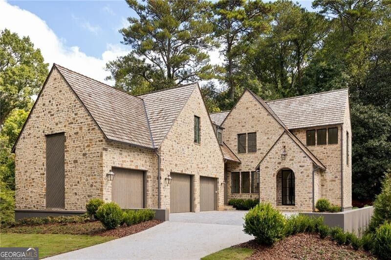 1353 W Wesley Road NW Property Photo 1