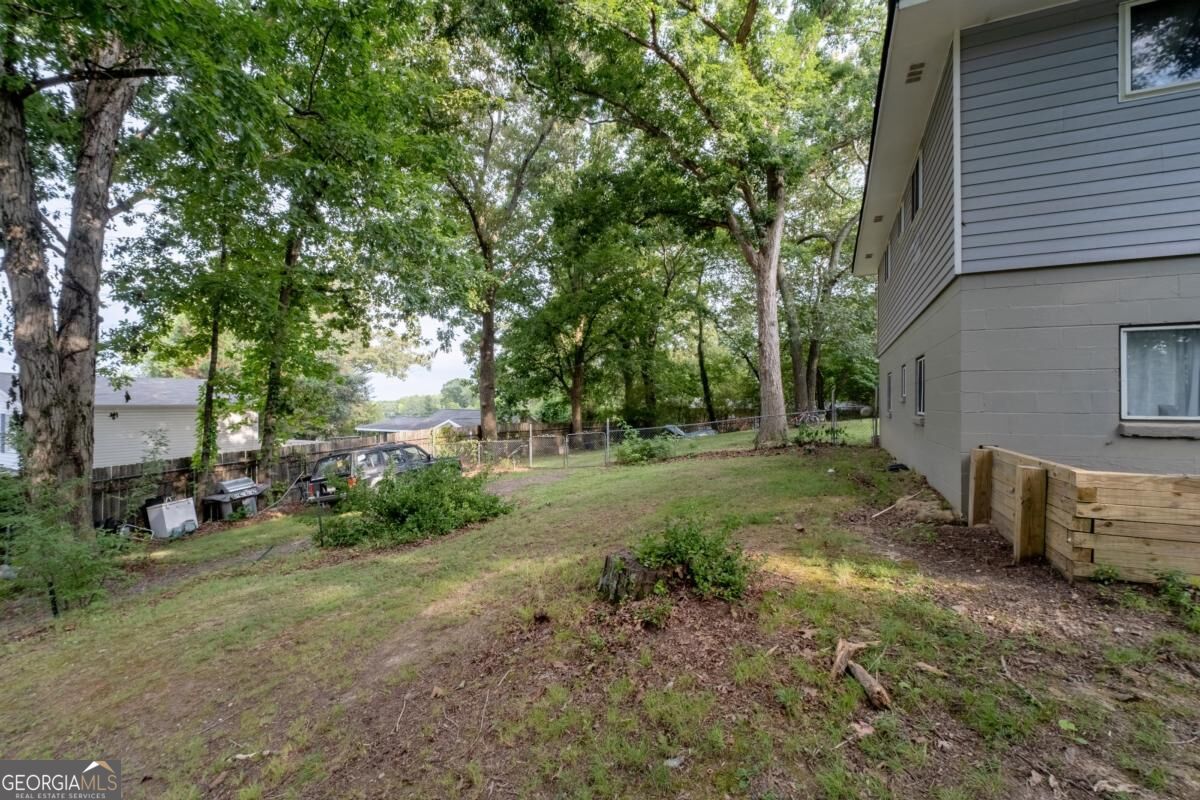31 Rock Fence Circle Se Property Photo 5
