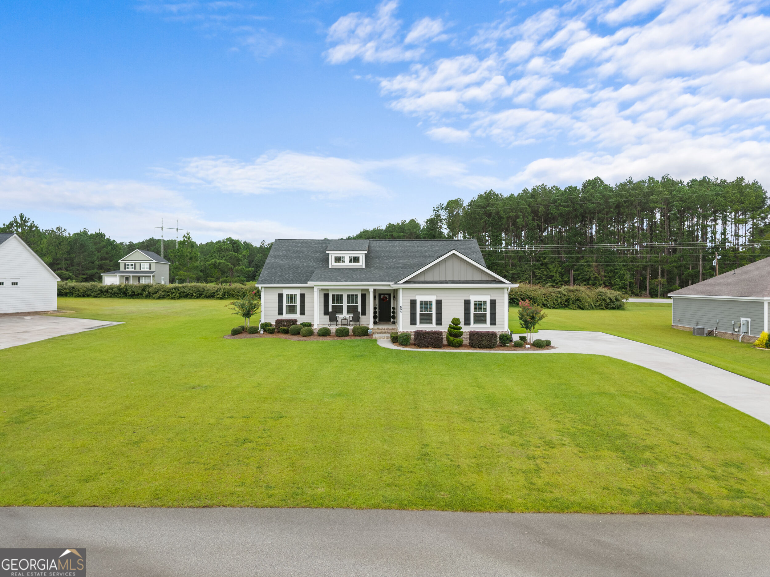 605 Bridle Run Property Photo 1