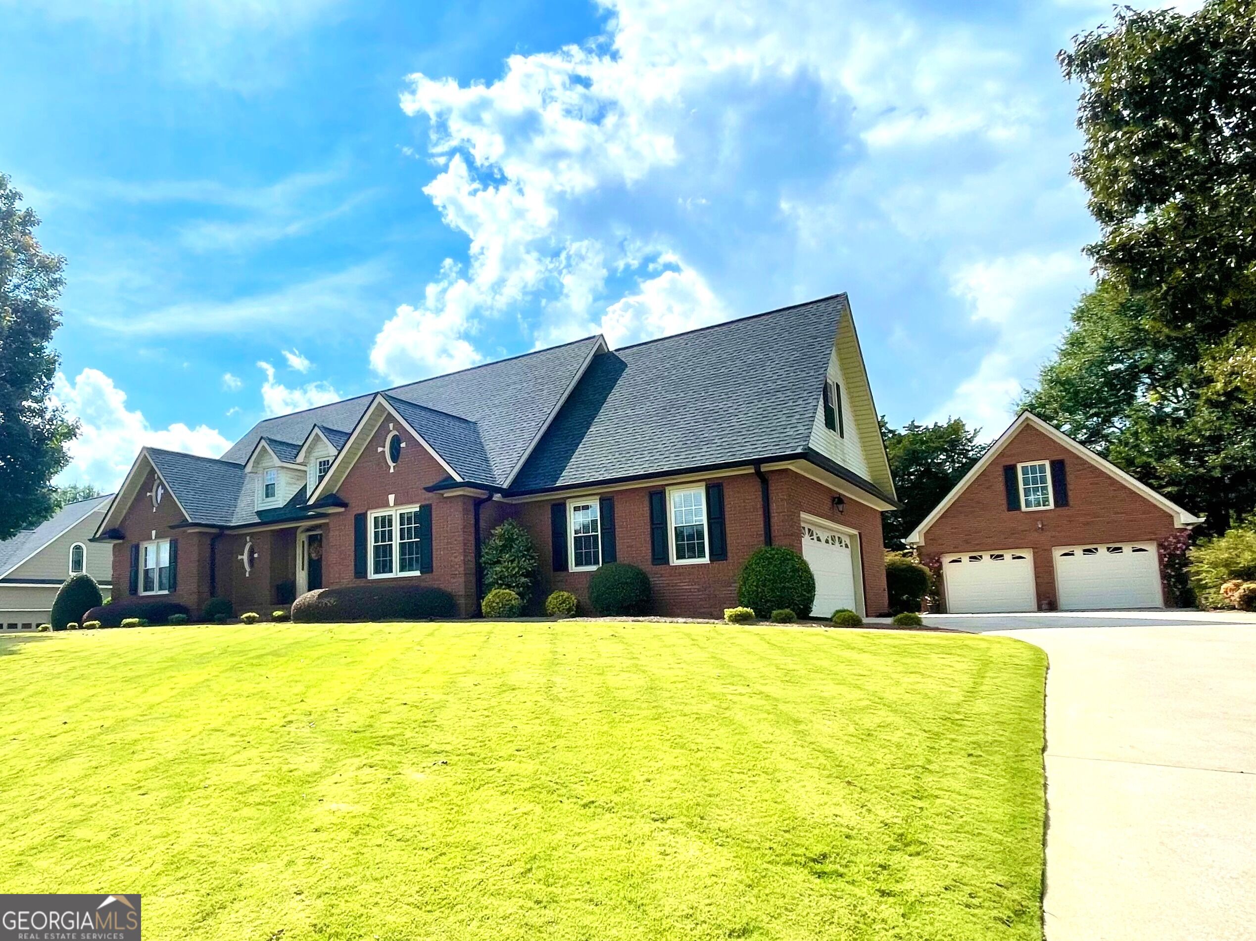 106 Etowah Drive Se Property Photo 2
