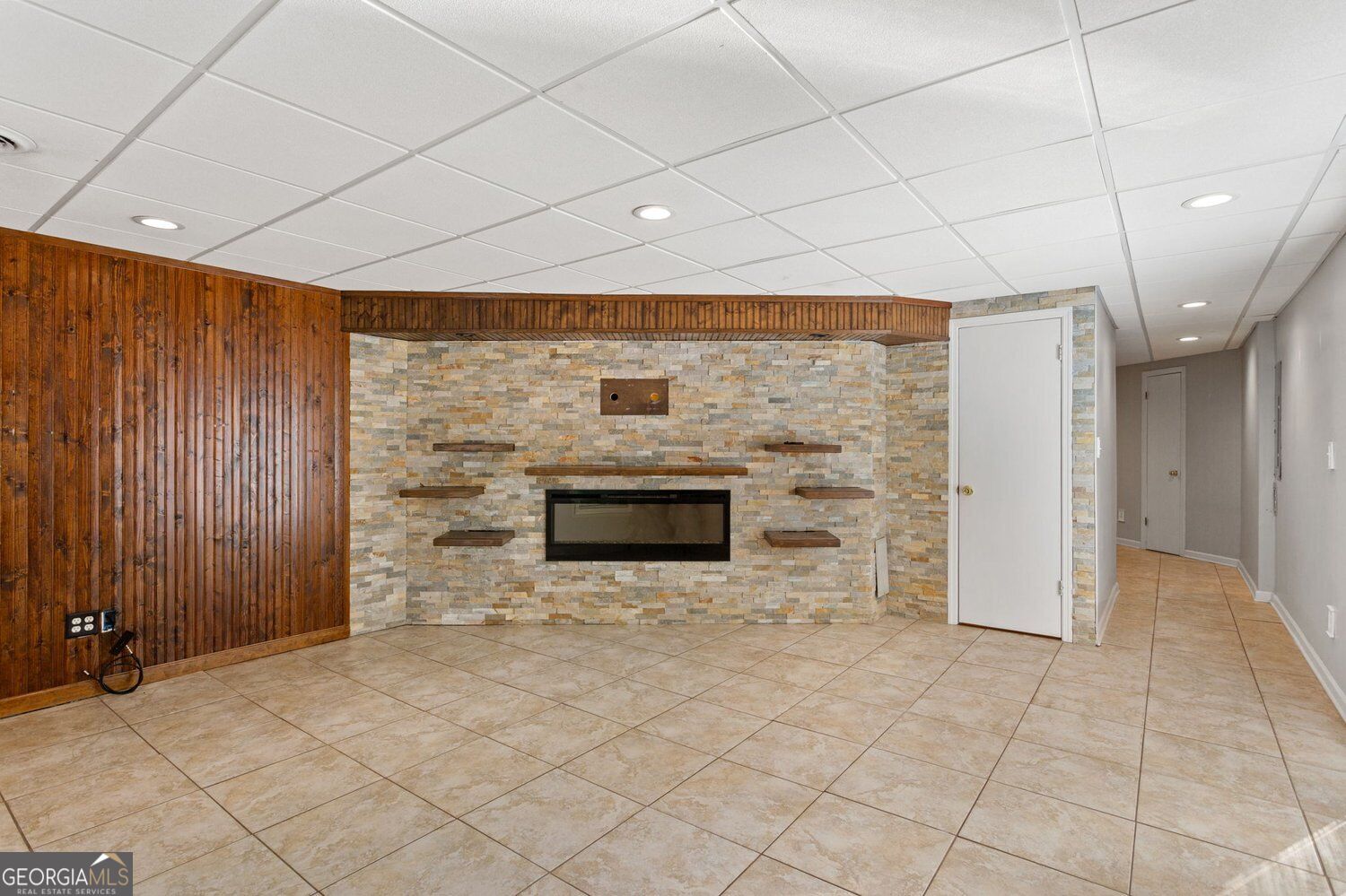5182 Laurel Bridge Court Se Property Photo 3