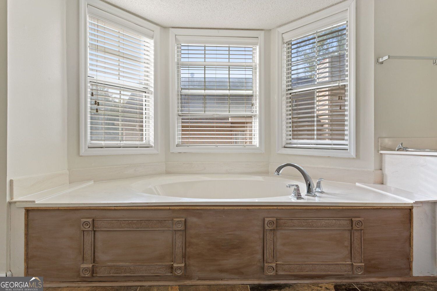 5182 Laurel Bridge Court Se Property Photo 15