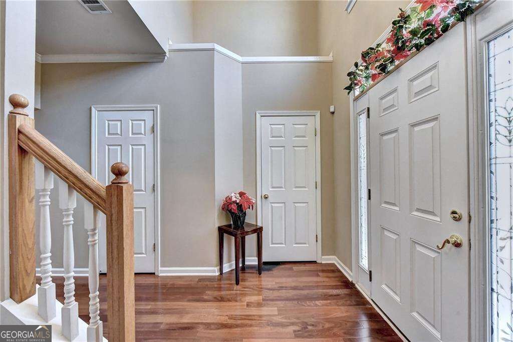2390 Walnut Grove Way Property Photo 5