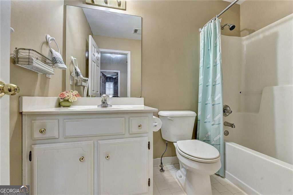 2390 Walnut Grove Way Property Photo 16