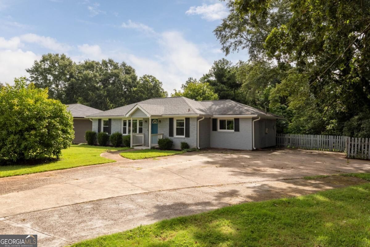 2485 Tilson Road Property Photo 4