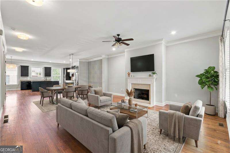 1883 Manor Estate Property Photo 2