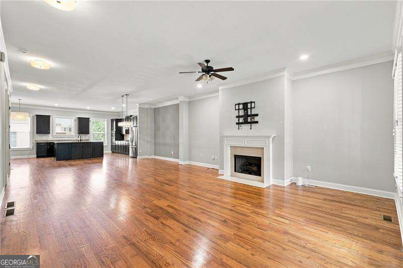 1883 Manor Estate Property Photo 3