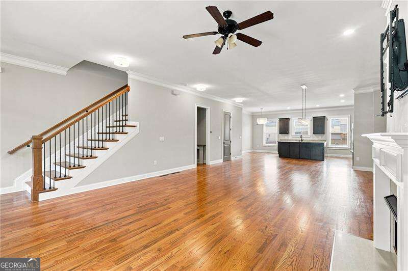 1883 Manor Estate Property Photo 6