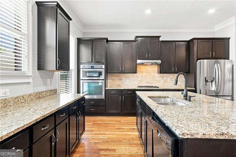 1883 Manor Estate Property Photo 9