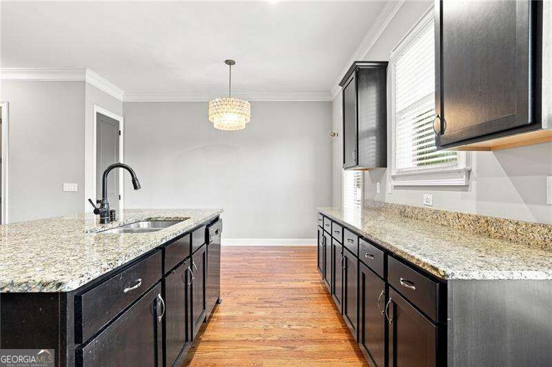 1883 Manor Estate Property Photo 10