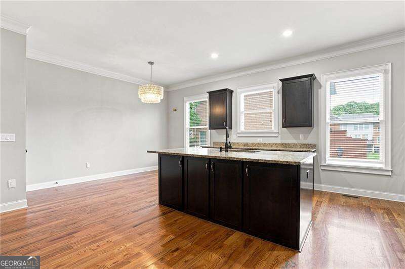 1883 Manor Estate Property Photo 11
