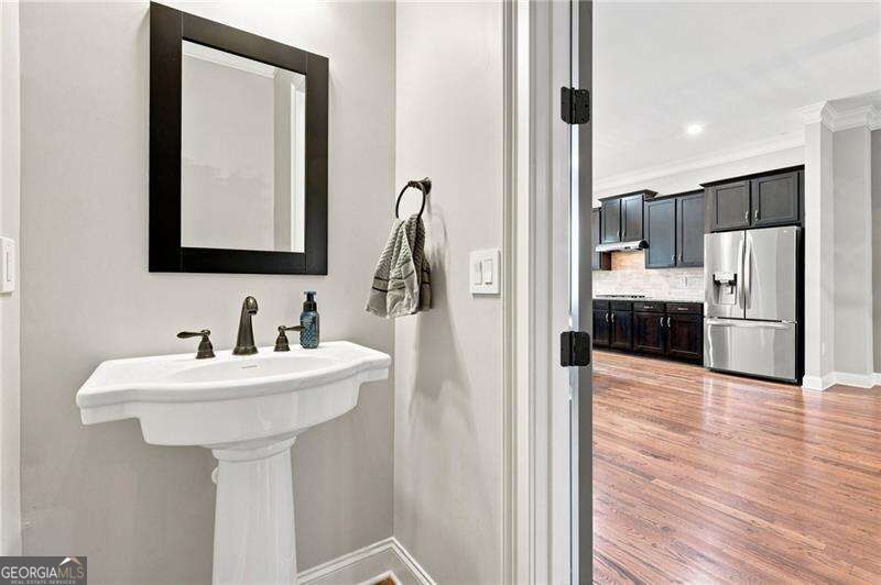 1883 Manor Estate Property Photo 13