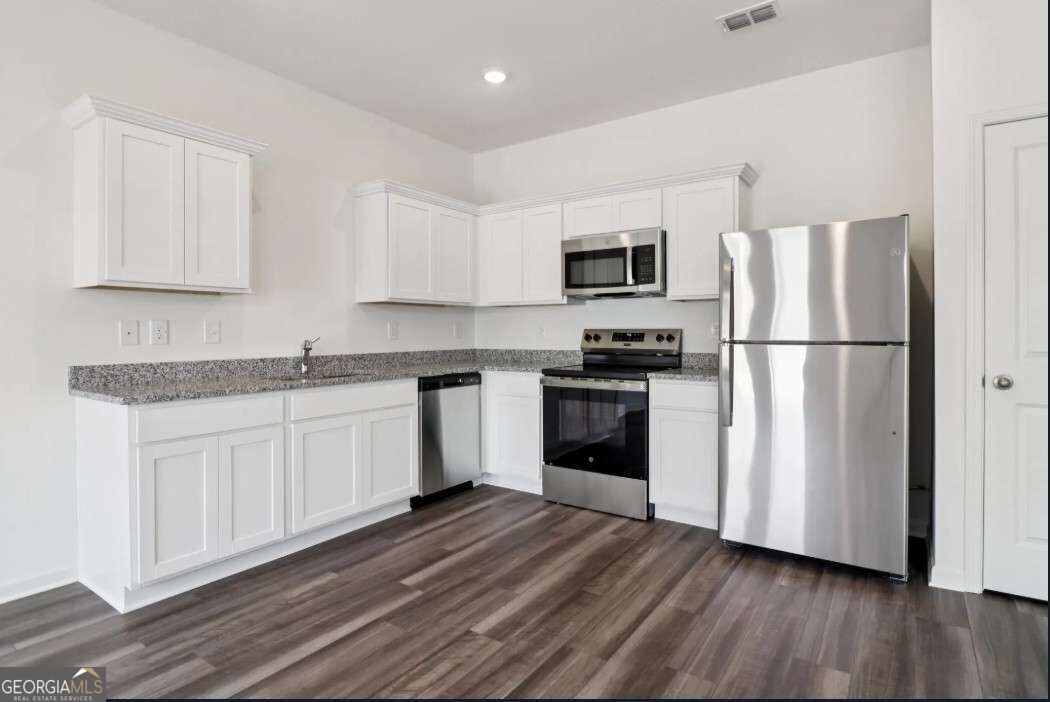 1004 Castanea Drive Property Photo 4