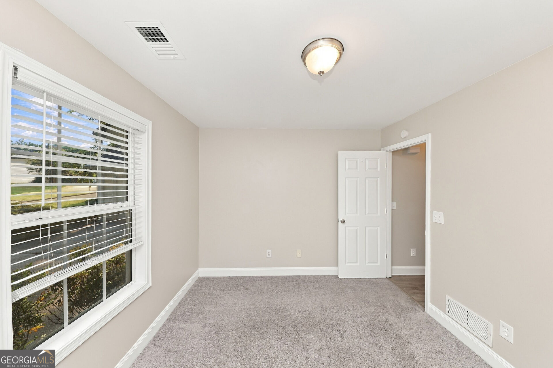 32 Devynwood Lane Property Photo 13