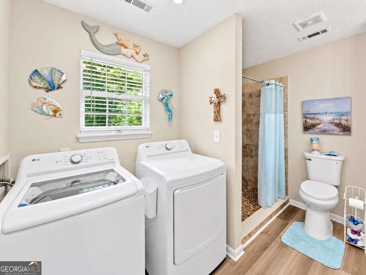 2560 Fairlane Drive Property Photo 20