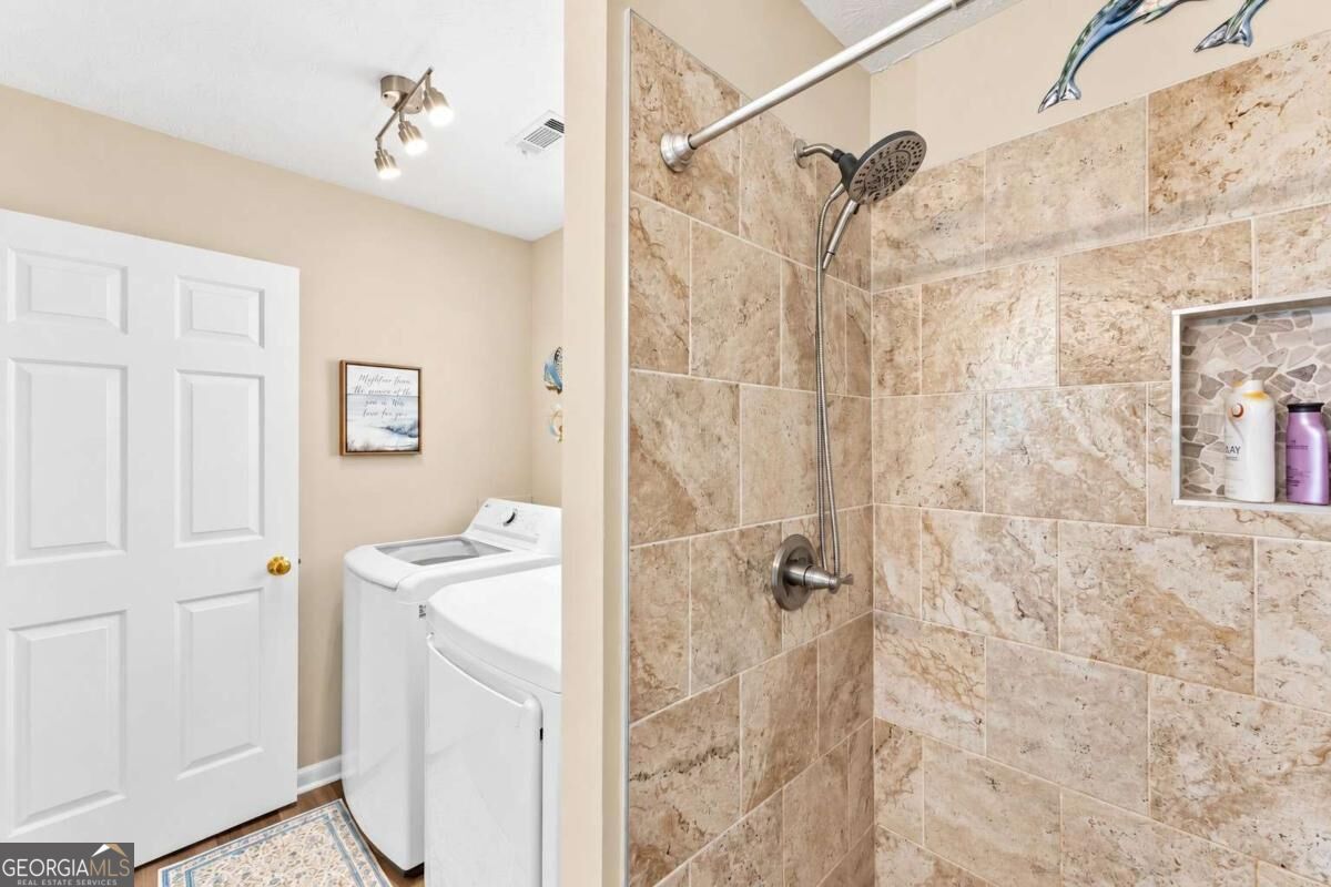 2560 Fairlane Drive Property Photo 21