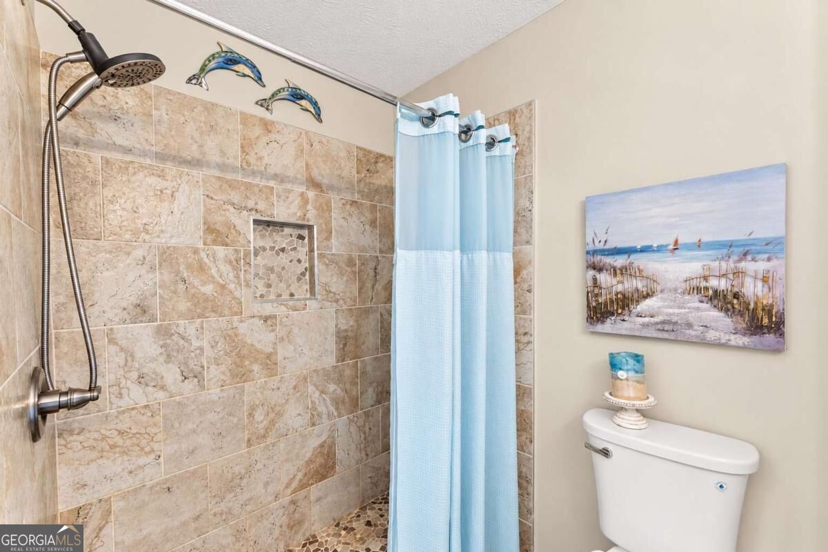 2560 Fairlane Drive Property Photo 22