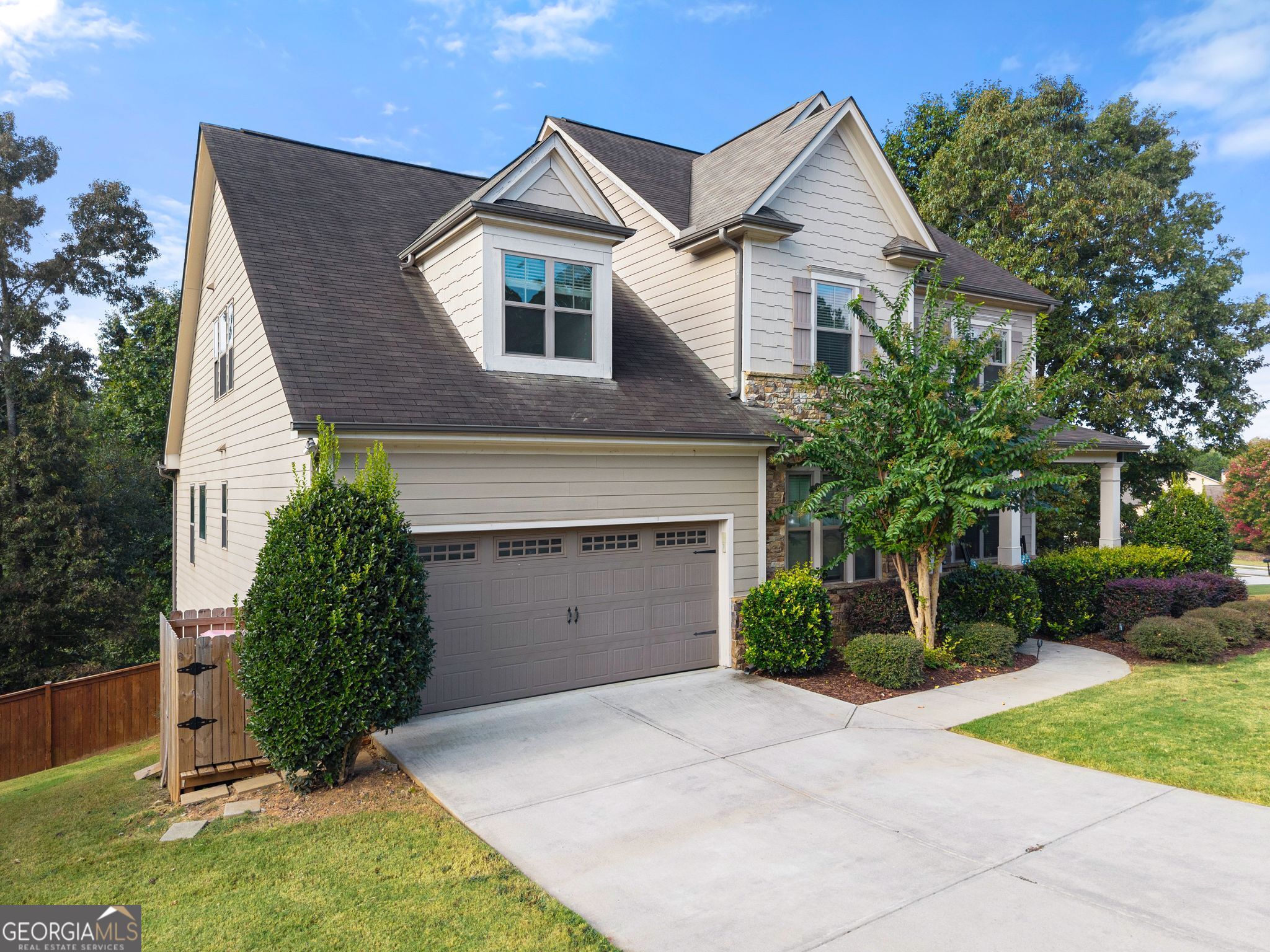 5830 Mulberry Hollow Property Photo 3