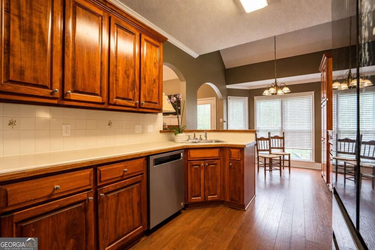 44 Ivy Chase Way Nw Property Photo 3