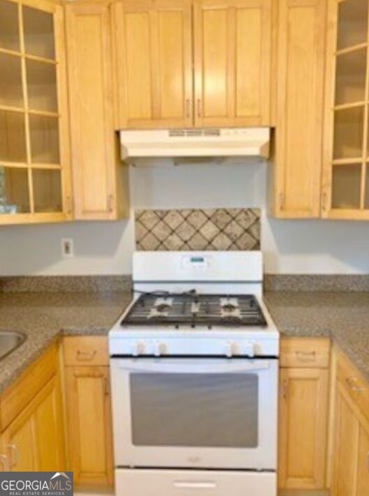 13 Tuxedo Avenue Property Photo 12