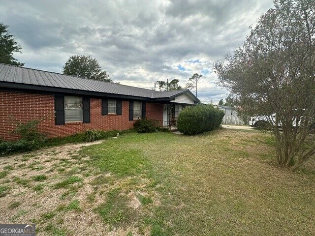 419 Old Kibbee Road N Property Photo 2