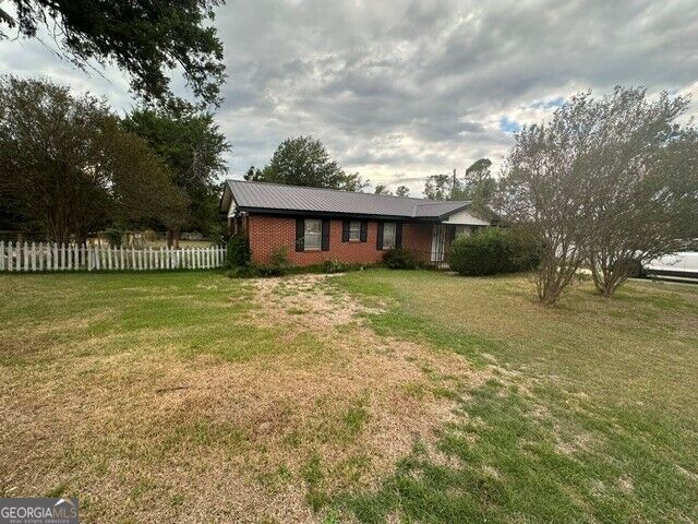 419 Old Kibbee Road N Property Photo 3