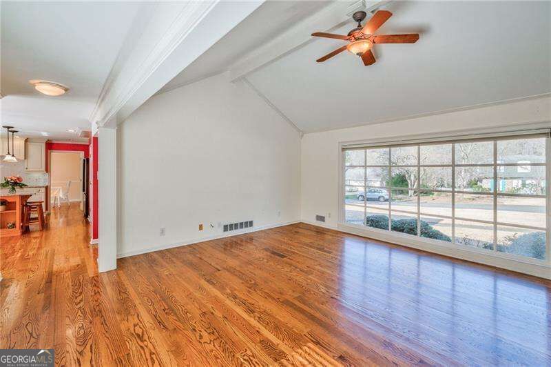 4010 Mansion Drive Property Photo 9