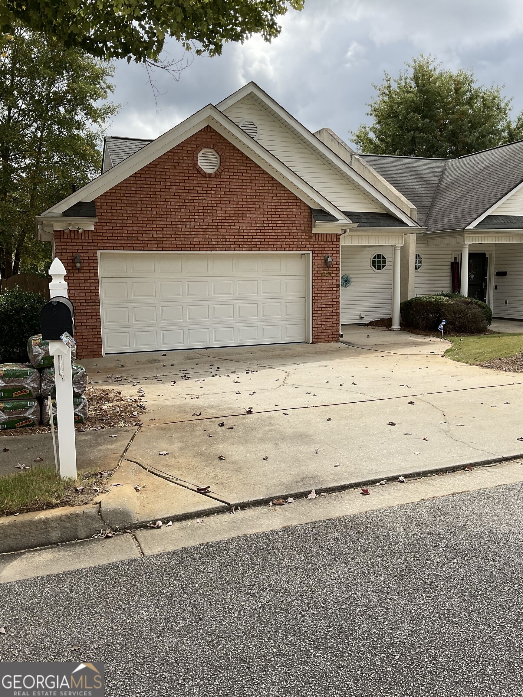 49 Stony Oak Drive Property Photo 3