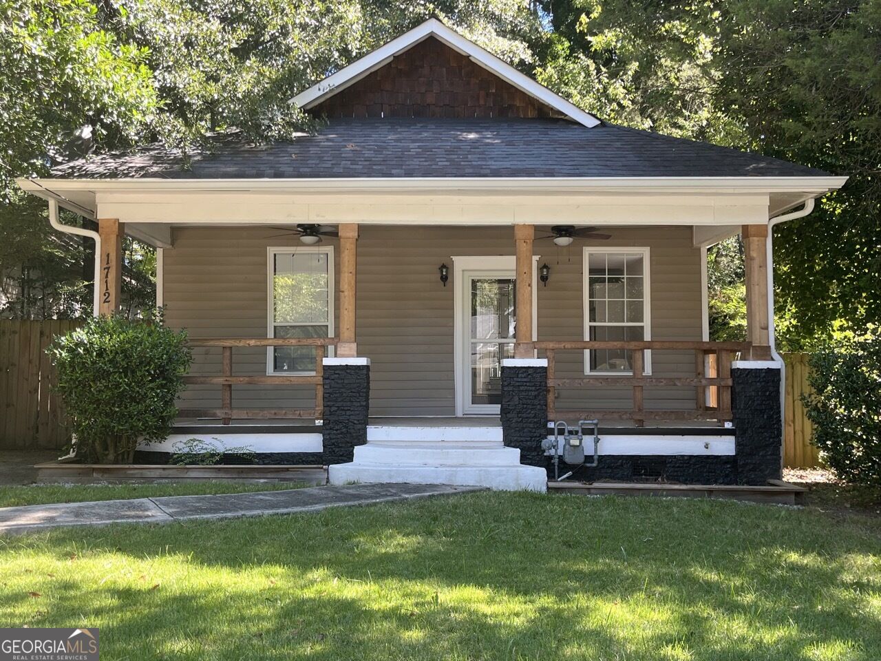 1712 Evans Drive Sw Property Photo 4