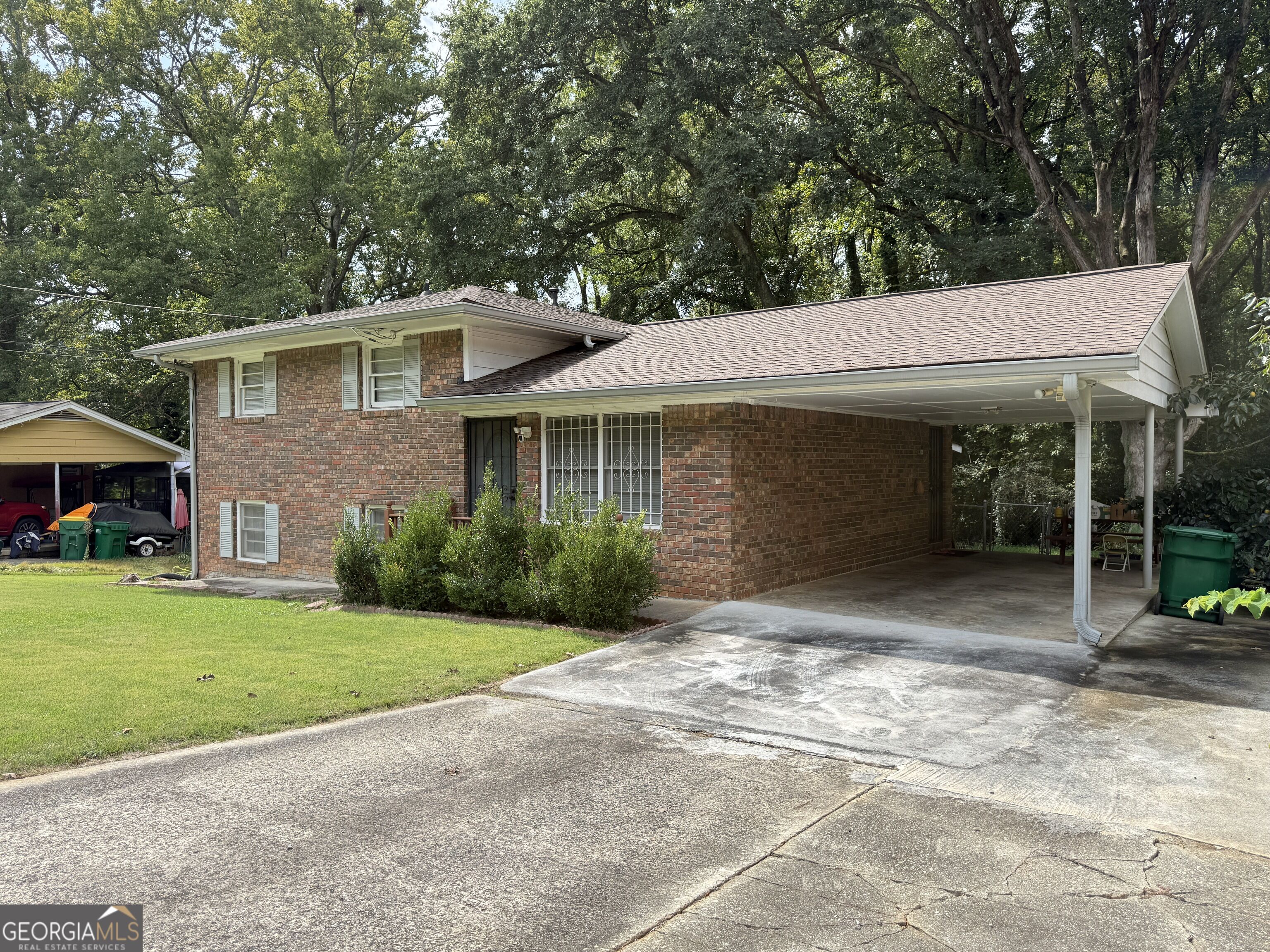 5941 Pinecreek Road Property Photo 2