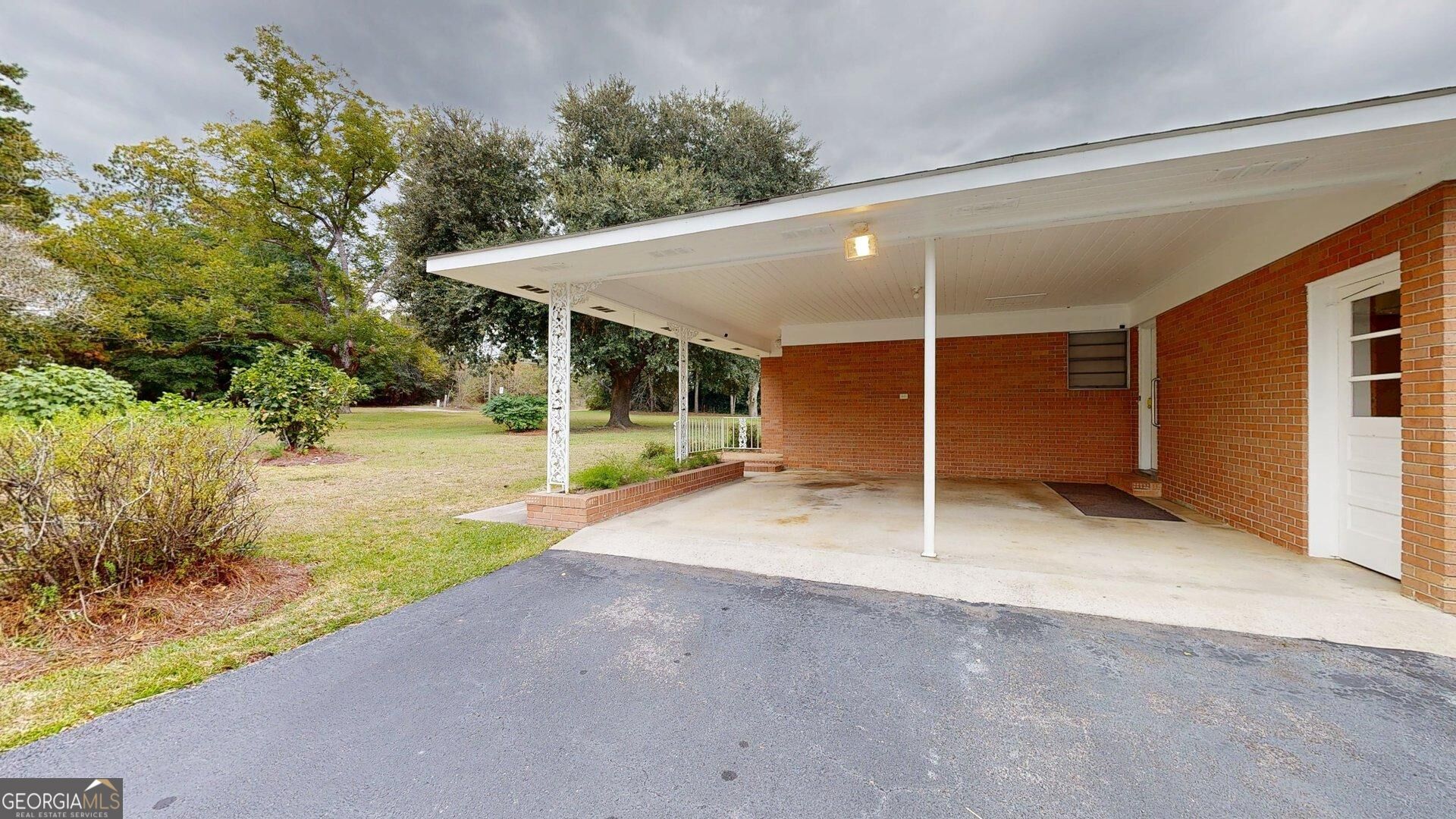 915 N Main St Street Property Photo 40